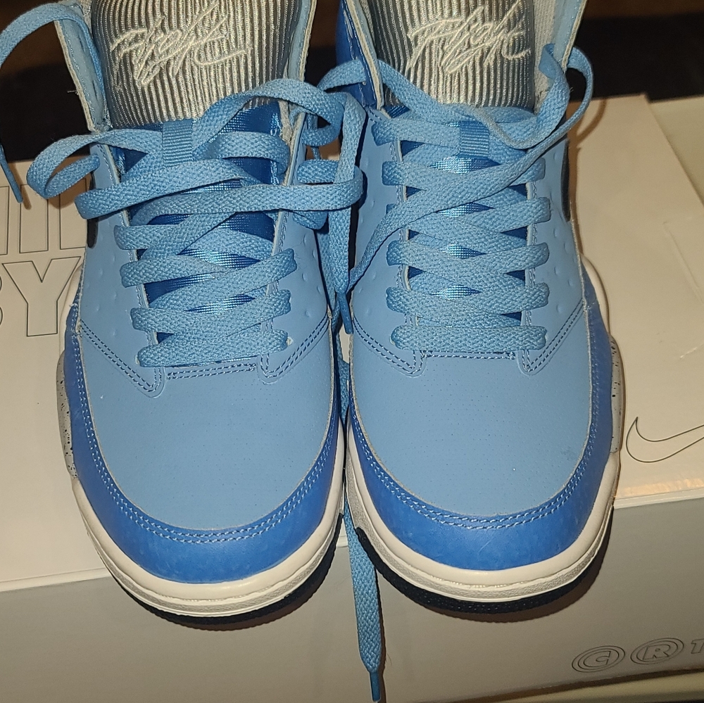 Nike Air Flight Classic Size 8 - image 3